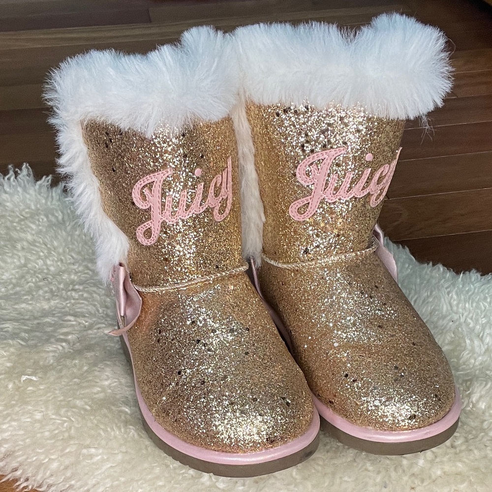 Taavi ‘s Threads: Girls Juicy Couture boots with bow and emblem detail.